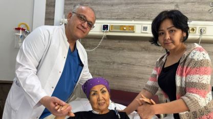 Kazakistan'dan geldi Antalya’da sağlığına kavuştu