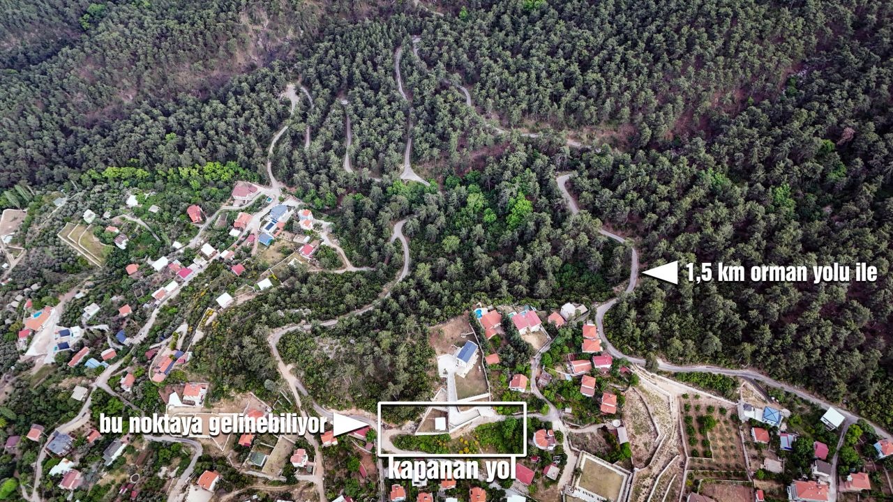 25 yıllık yolları kapanan mahalleli çözüm bekliyor