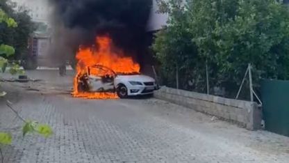 Seyir halindeki otomobil yandı