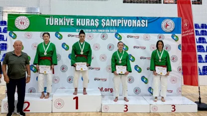 Burdurlu sporculardan 5 madalya