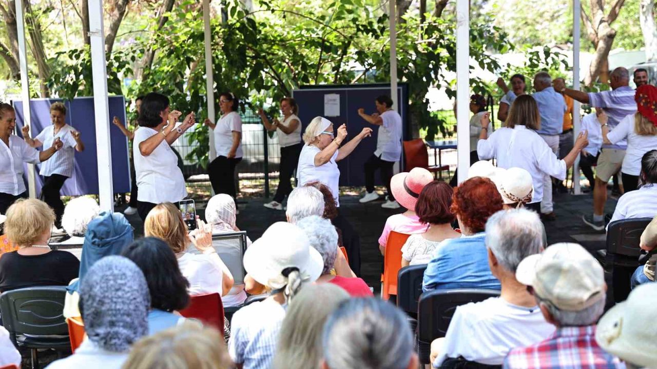 Aktif Yaşlı Merkezi’nde veda programı
