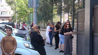 Alanya’da LGS heyecanı başladı : Öğrenciler sınavda ter döktü, veliler dualarla bekledi