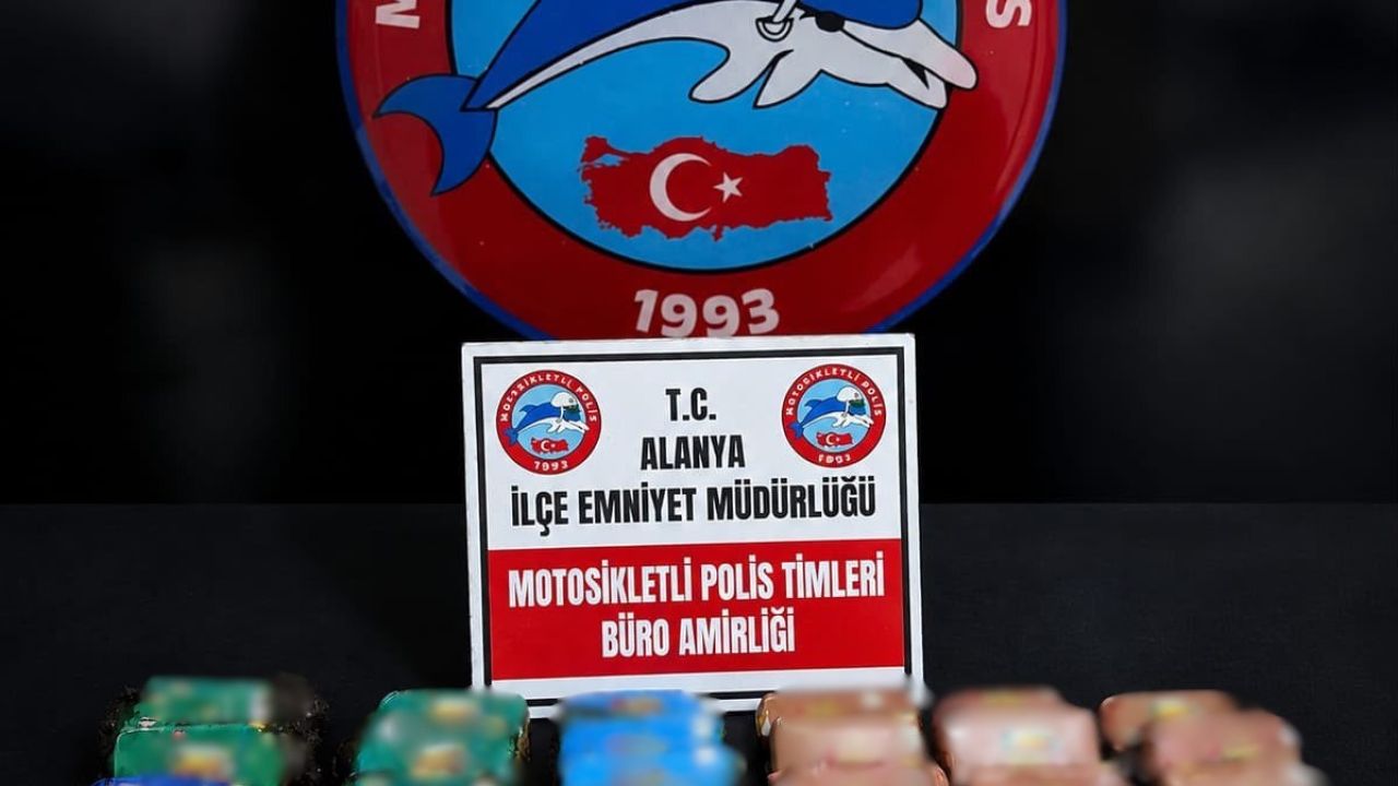 Alanya’da motosiklette 4 kilo esrar ele geçirildi