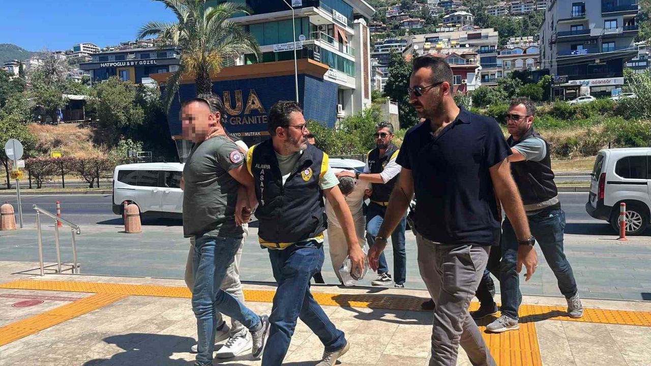 Alanya’da tartışma cinayetle bitti: 1 ölü, 3 şüpheli adliyeye sevk edildi