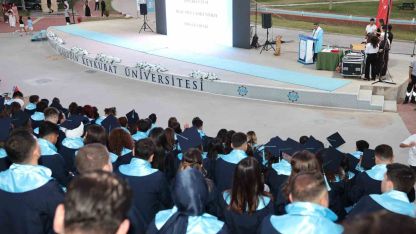 ALKÜ Tıp Fakültesi’nde 90 genç hekim mezun oldu