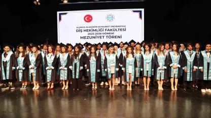 ALKÜ’de diş hekimliği fakültesinde mezuniyet heyecanı
