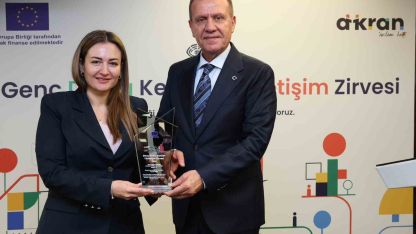 Antalya Büyükşehir’in gençlik odaklı çalışmalarına ödül