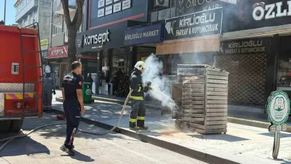 Antalya’da elektrik trafosunda çıkan yangın kokuttu