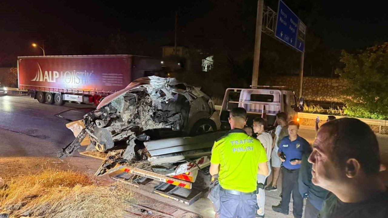 Aracın motorunun fırlayıp barakaya girdiği kazada, sürücü hayatını kaybetti