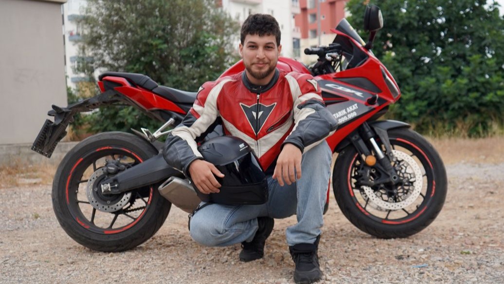 Doktorların uyarısına rağmen Tarık, ölümden döndüğü motosiklete 5 yıl sonra yeniden bindi