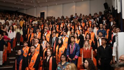 Fen Fakültesi’nde mezuniyet gururu