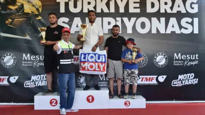 Kepez’de motodrag şampiyonları kupalarını aldı