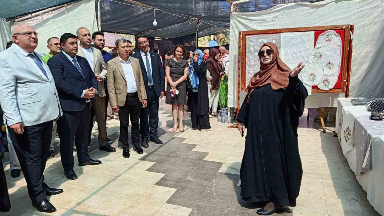 Kumluca’da Halk Eğitim Merkezi Müdürlüğü sergisi törenle açıldı