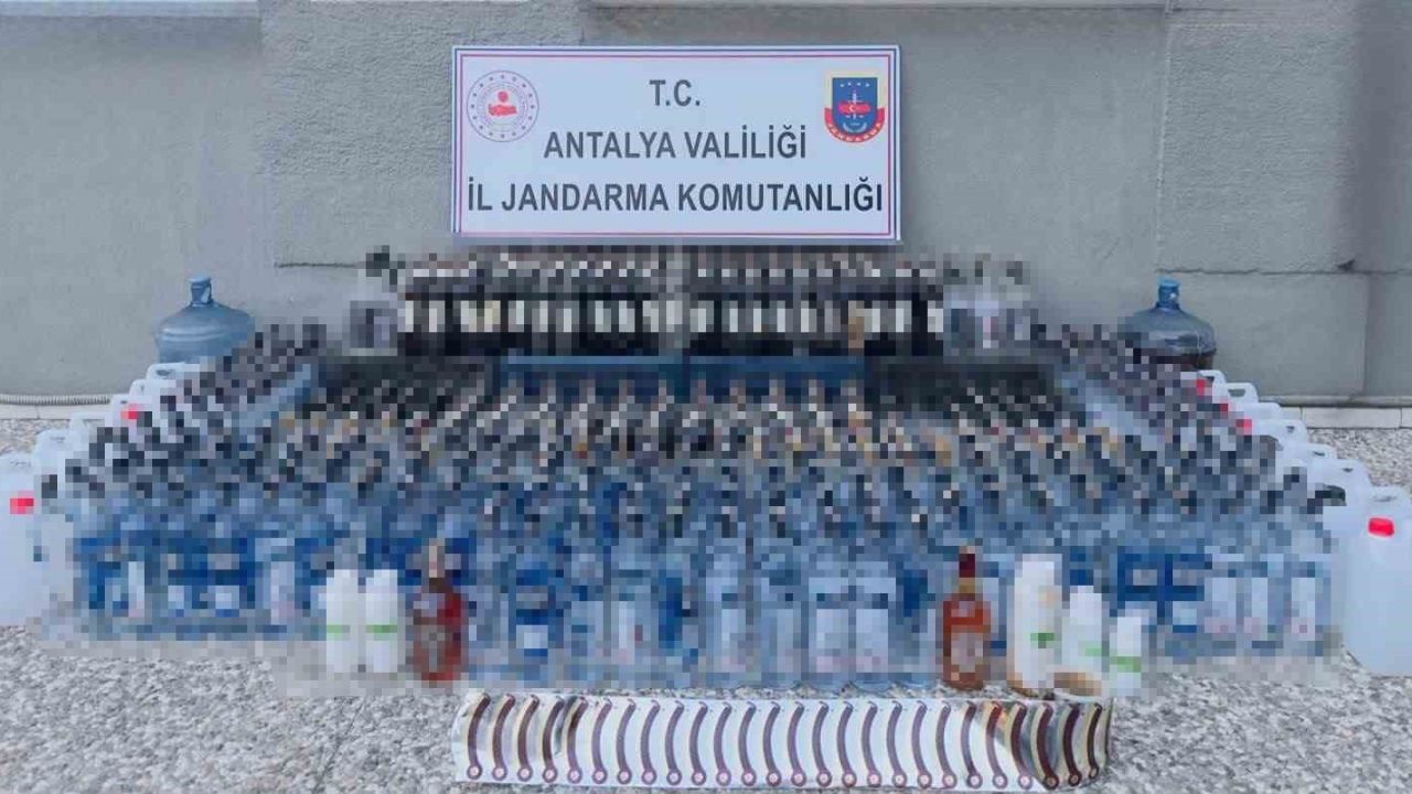 Manavgat’ta kaçak alkol operasyonu: Yüzlerce litre ele geçirildi