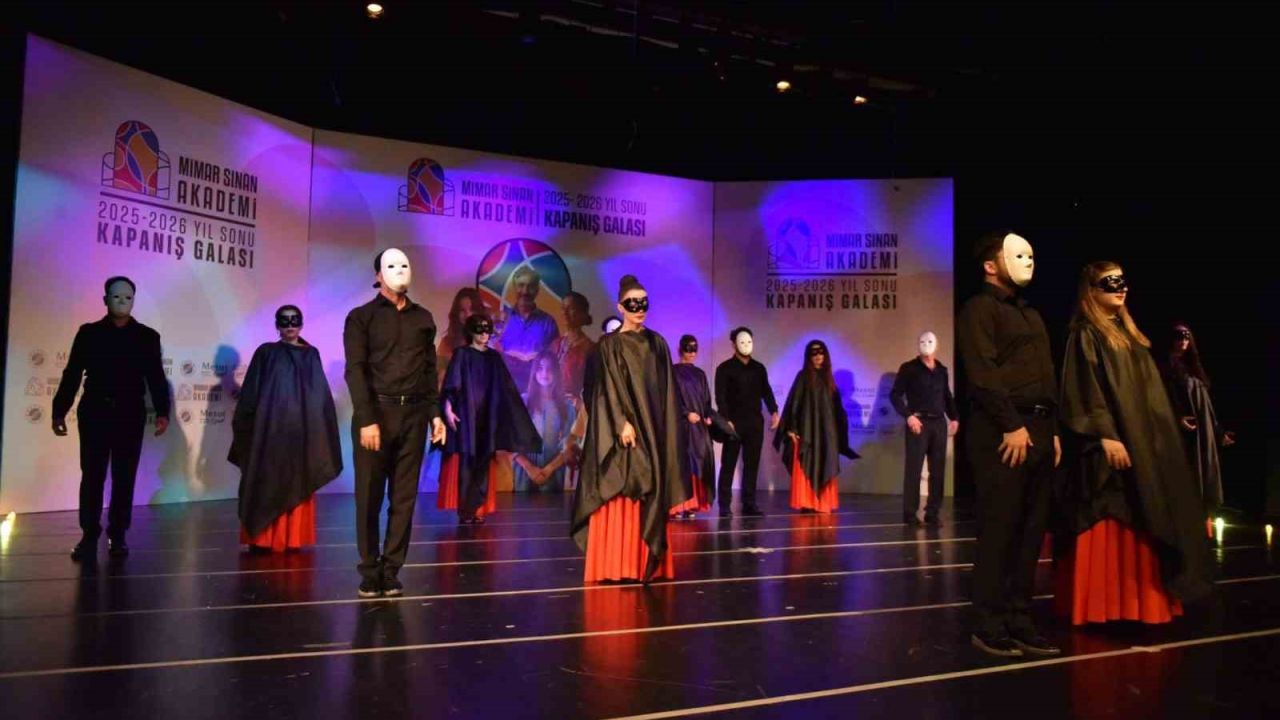 Mimar Sinan Akademi’den yıl sonuna özel sanat performansı