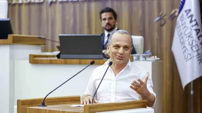 Prof. Dr. Hüseyin Çetin: "Antalya Büyükşehir Belediyesi’nin sorumluluk alanında Batı Nil ateşi, sıtma, KKKA hastalığı gibi hiçbir hastalık vakası yoktur"
