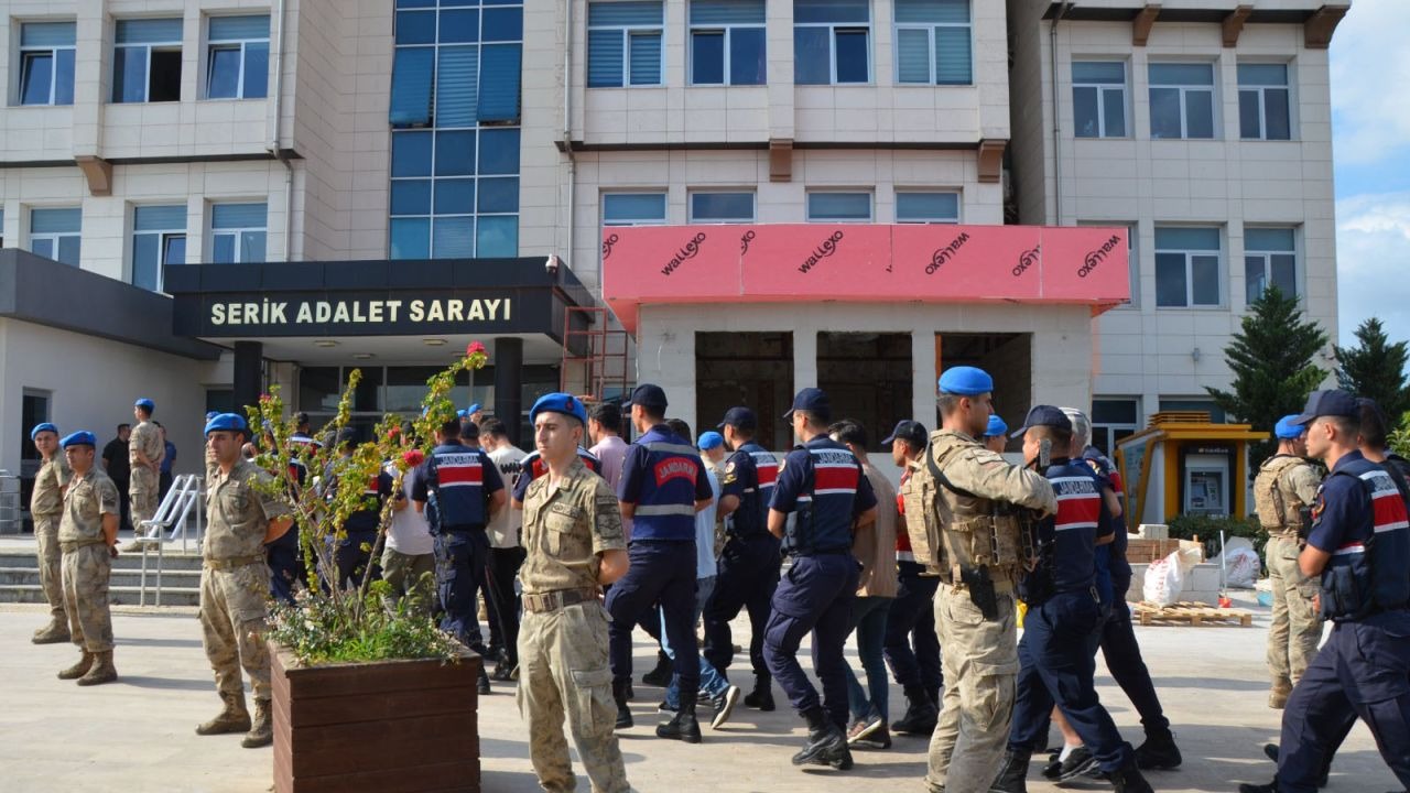 Serik'te Uyuşturucu Operasyonunda 8 Tutuklama