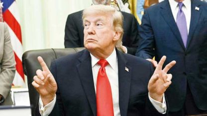 Trump yaş gününü şova çevirdi