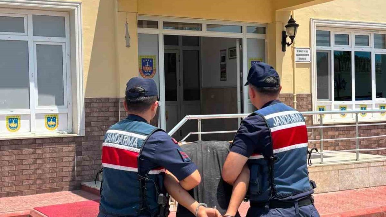 Alanya’da "jandarmayım" deyip hesap ödemeden ayrılan şüpheliye operasyon