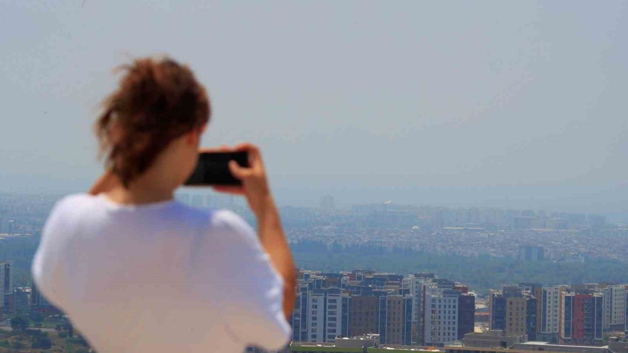 Antalya’da nem yüzde 86’lara ulaştı, kentin üzeri nem bulutları ile kaplandı