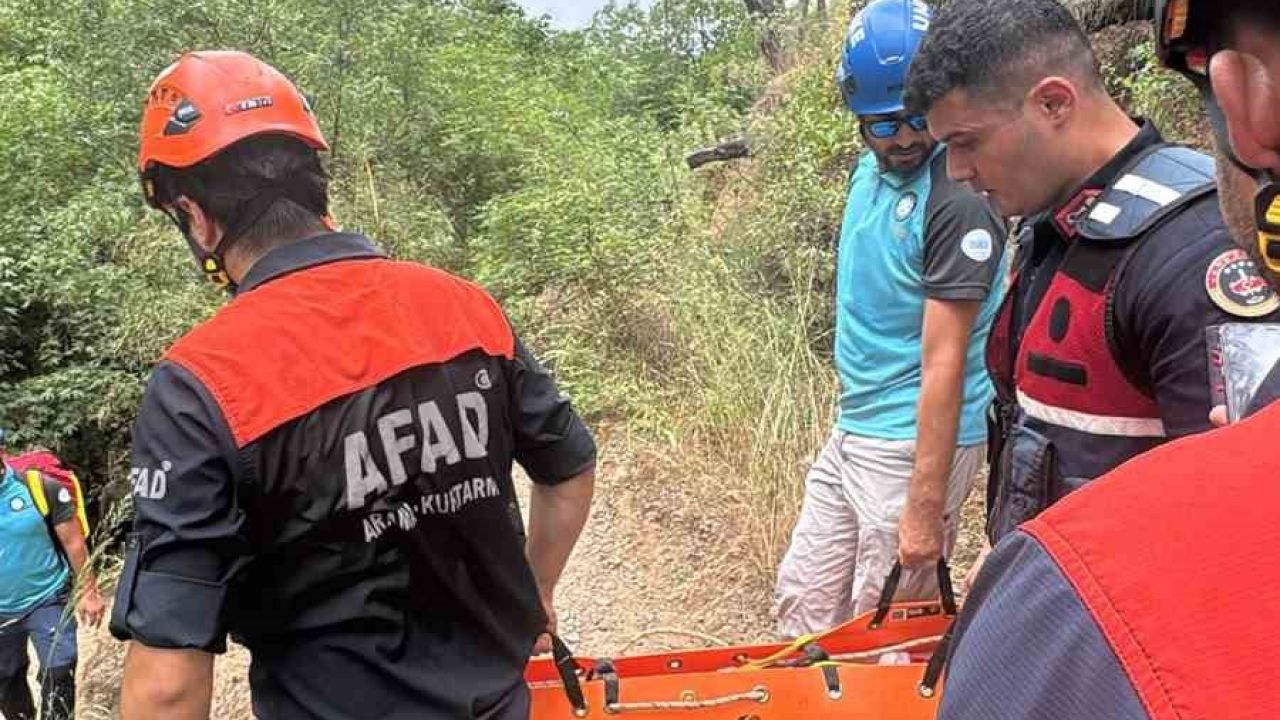 Yürüyüş sırasında ayağı kırılan vatandaşı AFAD kurtardı
